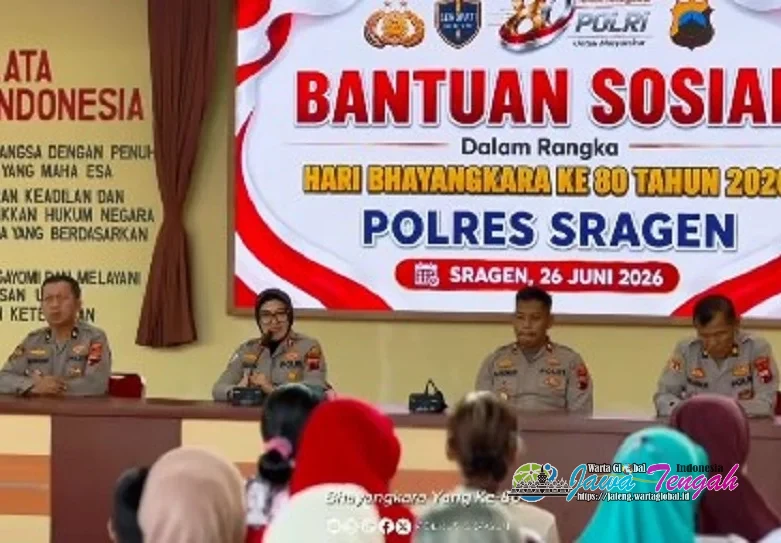 Kapolres Sragen Salurkan 200 Paket Sembako untuk Warga dan Tukang Becak, Pada Hari Bhayangkara ke-80